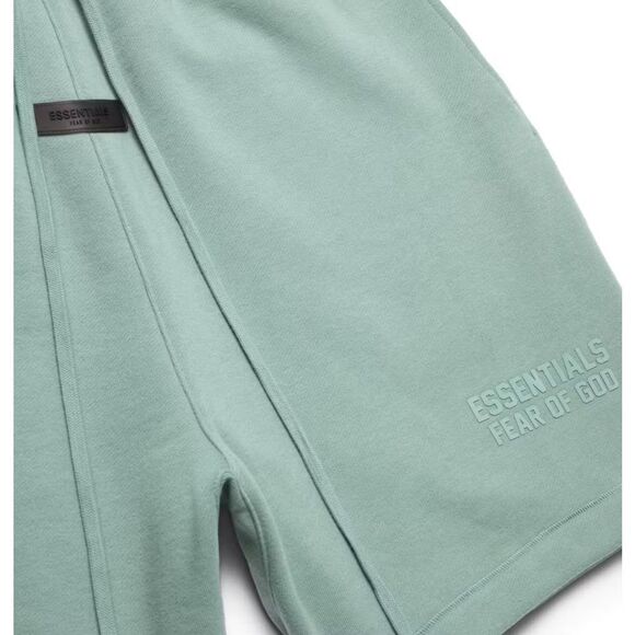 Fear of God Essentials Men’s Sweat Short Sycamore NWT/FOG Bag Small - Picture 3 of 7